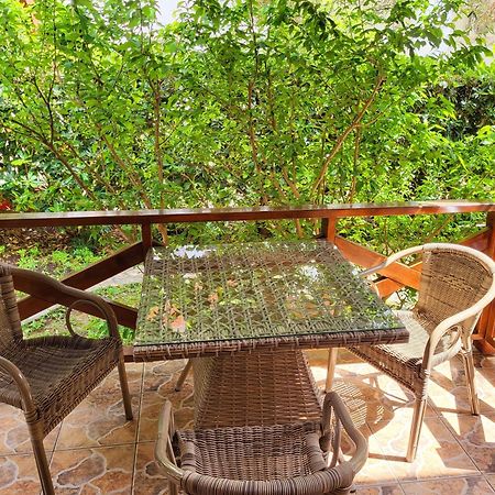 Apartments Maris Garden Petrovac Екстер'єр фото