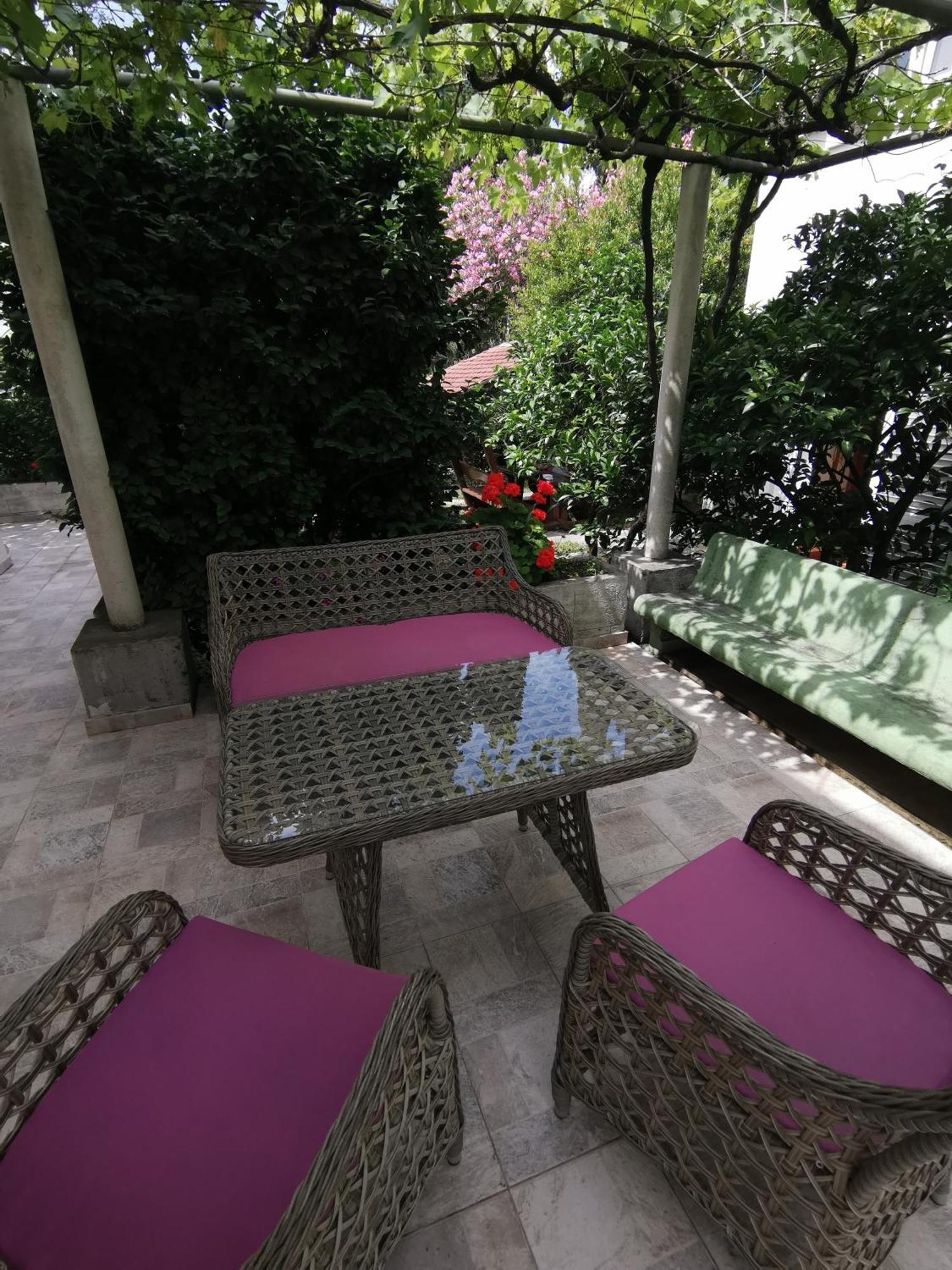 Apartments Maris Garden Petrovac Екстер'єр фото