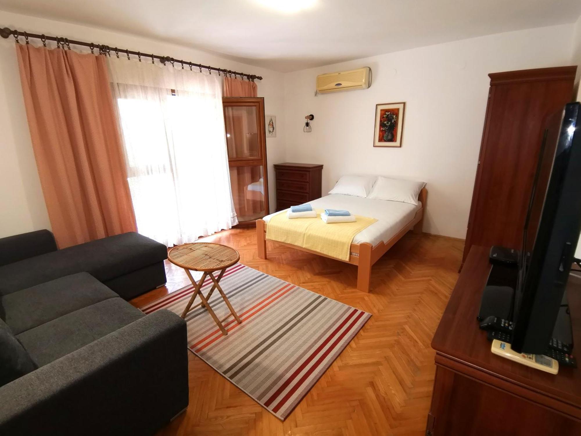Apartments Maris Garden Petrovac Екстер'єр фото