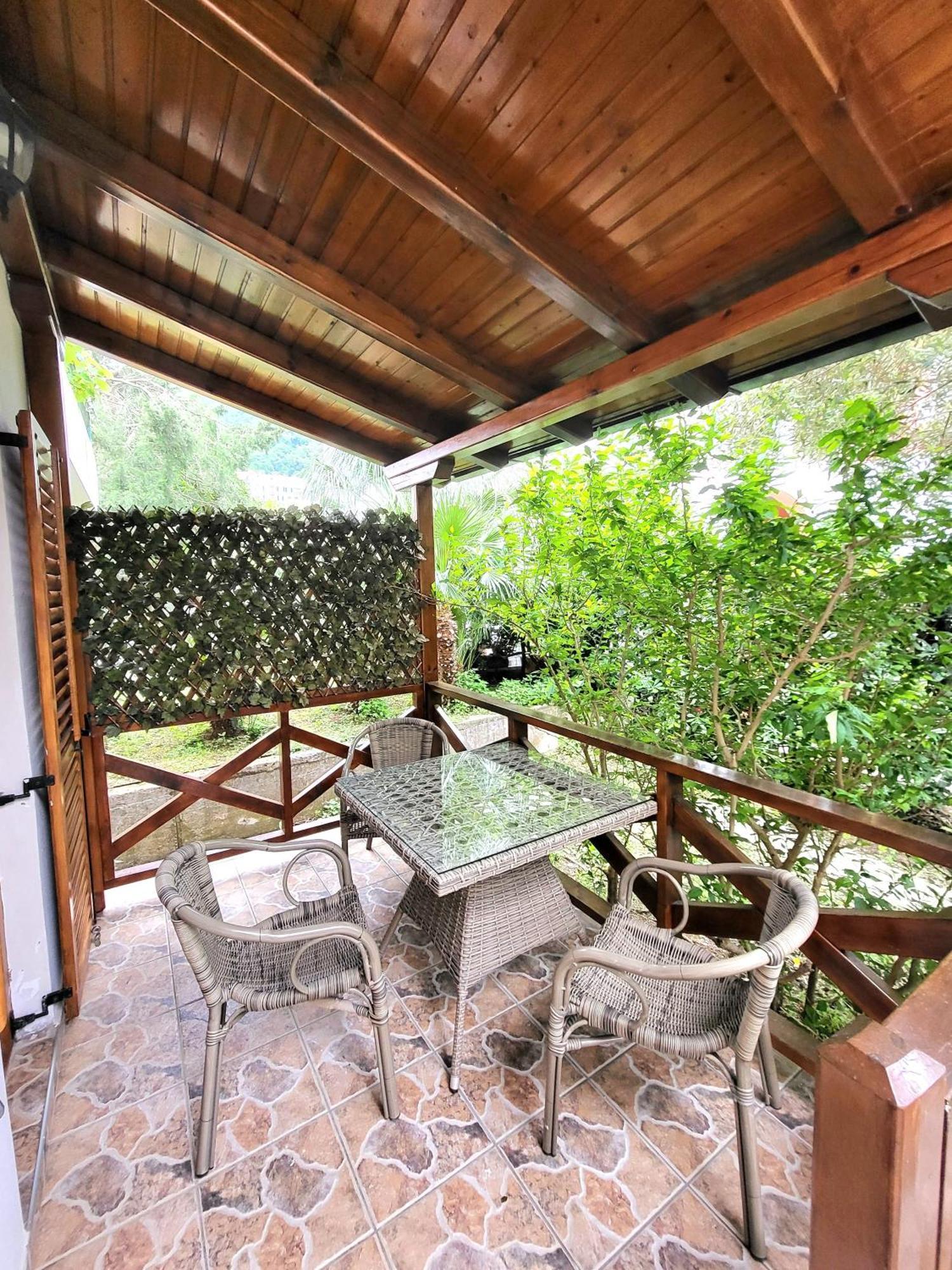 Apartments Maris Garden Petrovac Екстер'єр фото