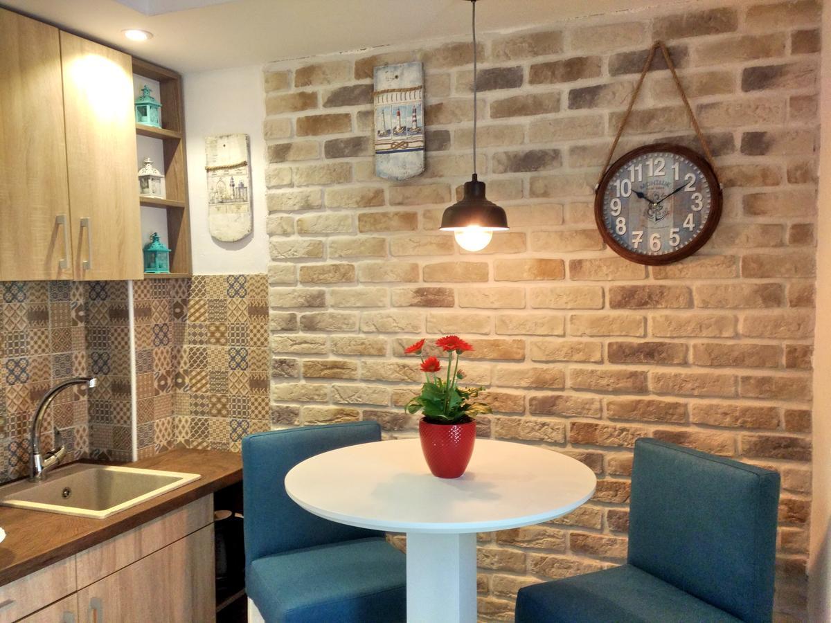 Apartments Maris Garden Petrovac Екстер'єр фото
