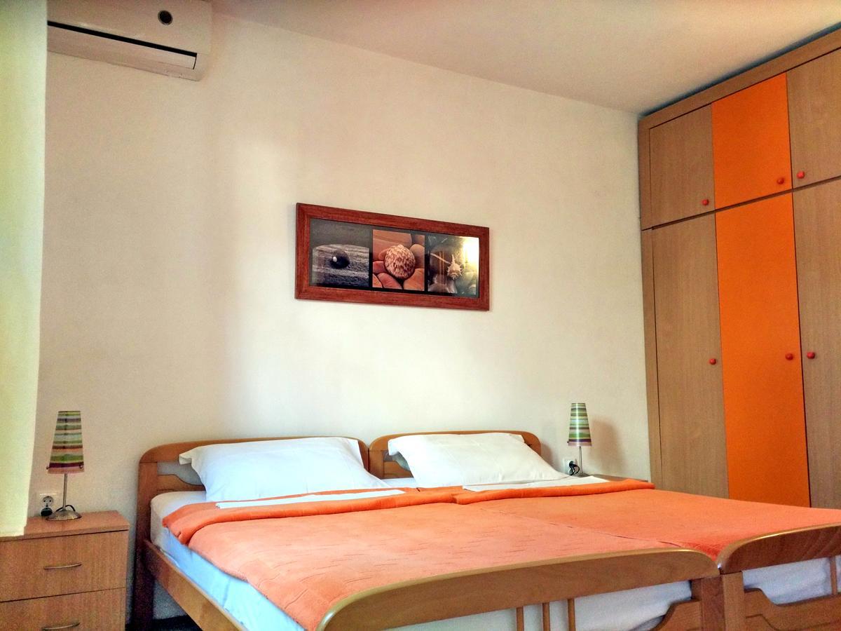 Apartments Maris Garden Petrovac Екстер'єр фото