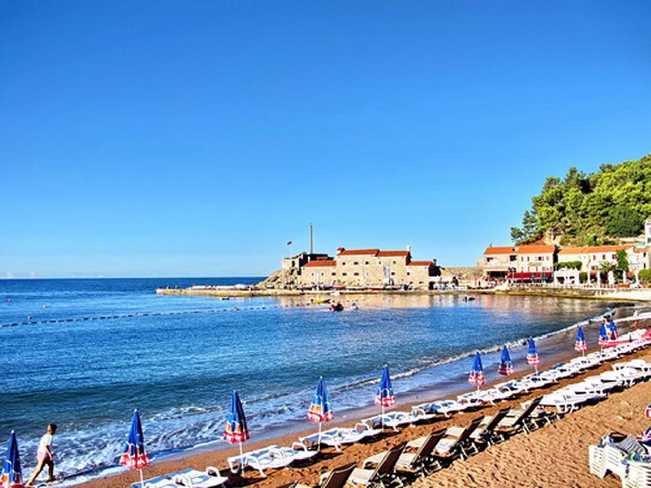 Apartments Maris Garden Petrovac Екстер'єр фото